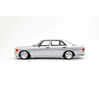 Mercedes-Benz 560 (W126) 6.0 SEL AMG Brilliant Silver 1989 OttO mobile 1:18 Resinemodell (Türen, Motorhaube... nicht zu öffnen!)